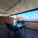 Mia I Josip Lägenhet *